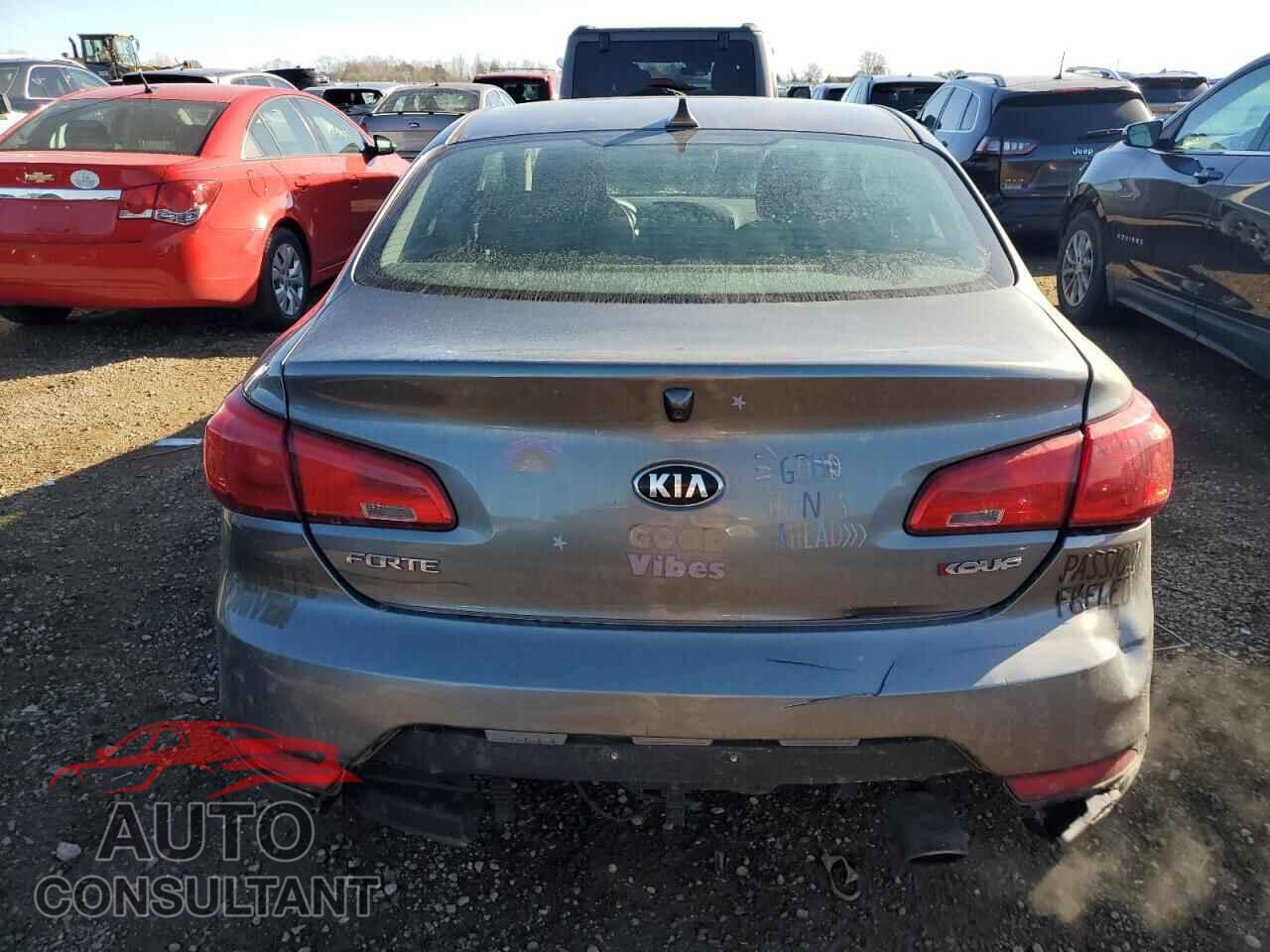 KIA FORTE 2016 - KNAFX6A88G5633529