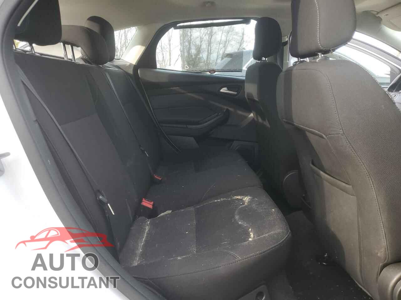 FORD FOCUS 2018 - 1FADP3M26JL200560
