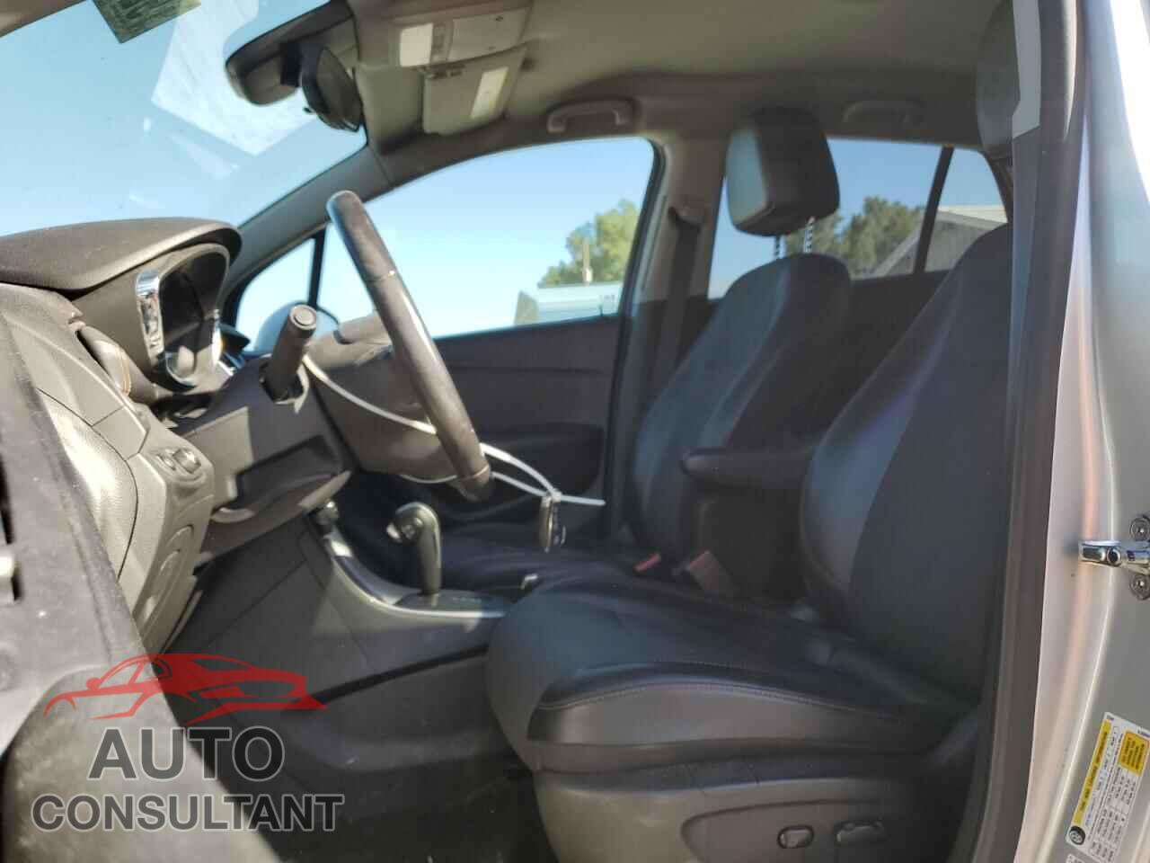 CHEVROLET TRAX 2017 - KL7CJPSB1HB106469
