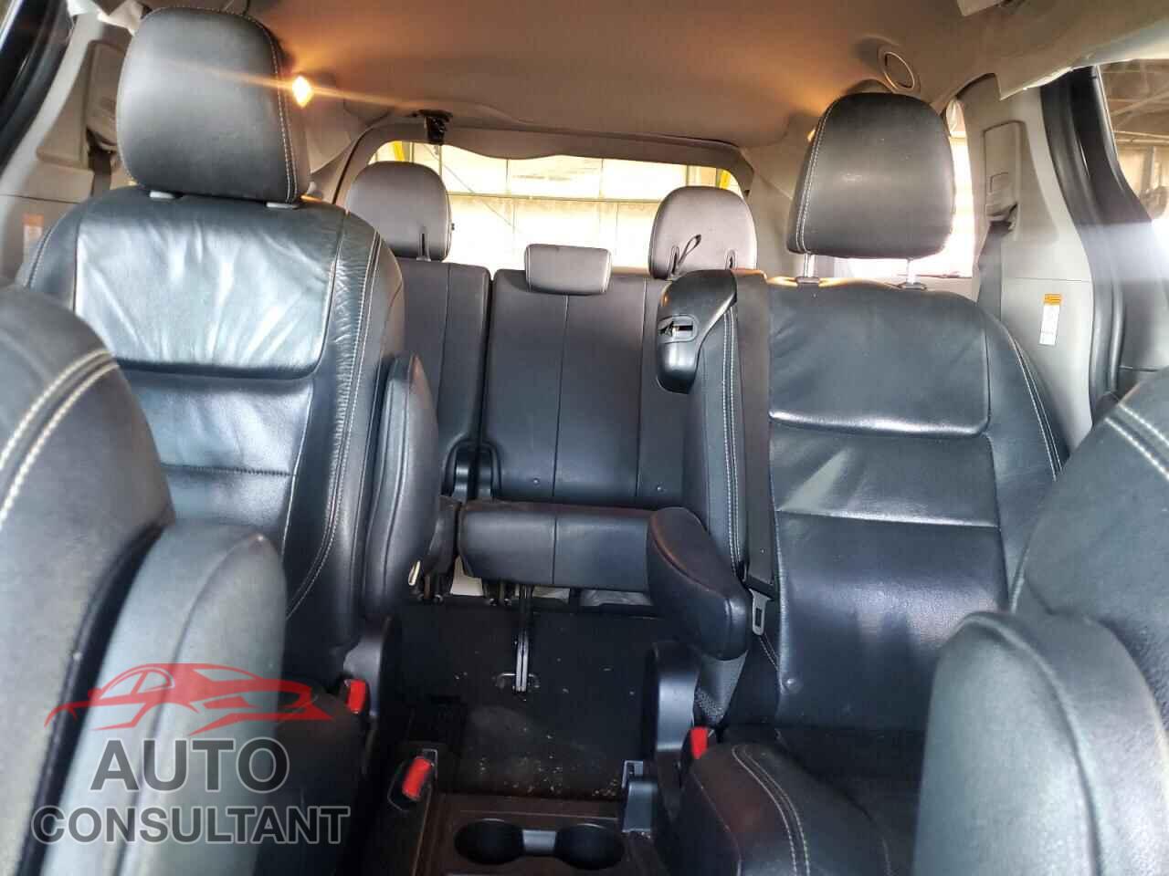 TOYOTA SIENNA 2017 - 5TDXZ3DC2HS846763
