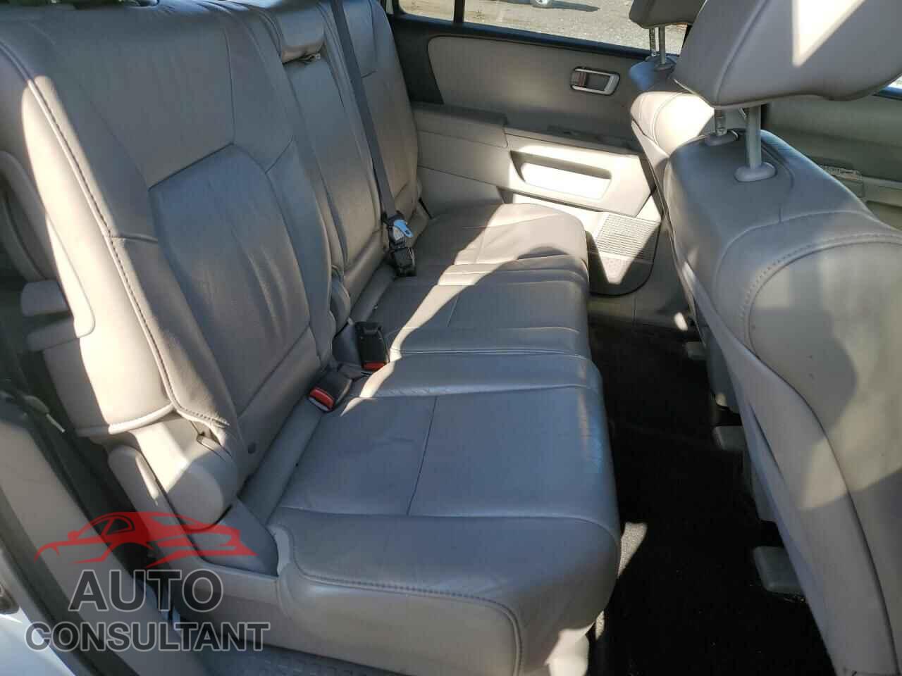 HONDA PILOT 2011 - 5FNYF4H77BB028294
