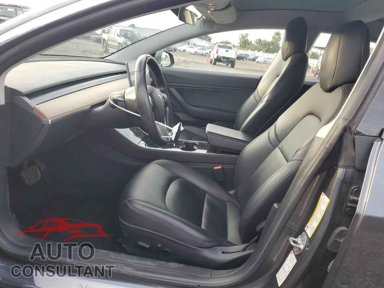 TESLA MODEL 3 2018 - 5YJ3E1EA4JF008529