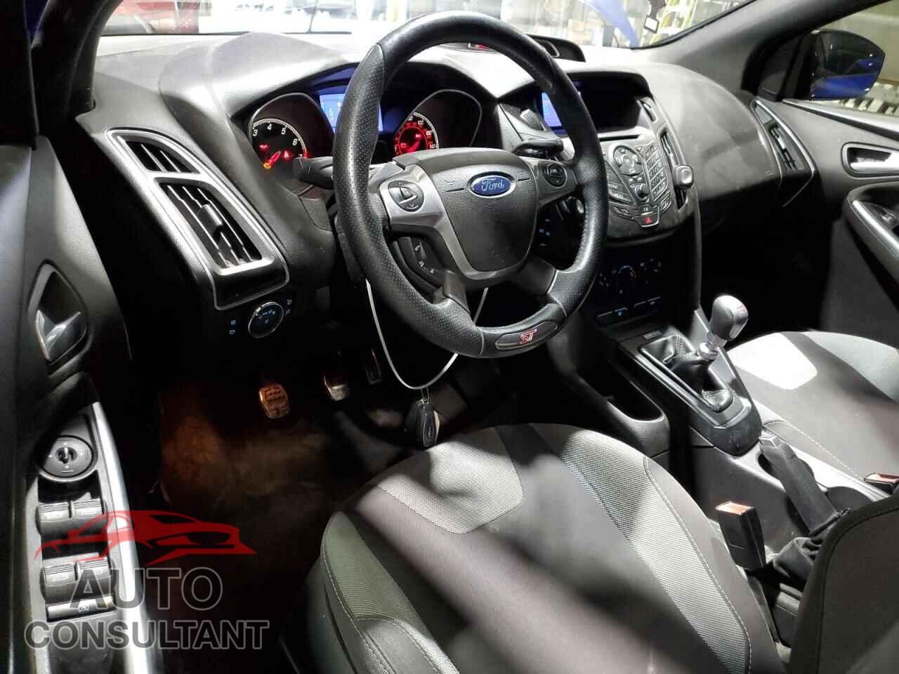 FORD FOCUS 2013 - 1FADP3L92DL142515