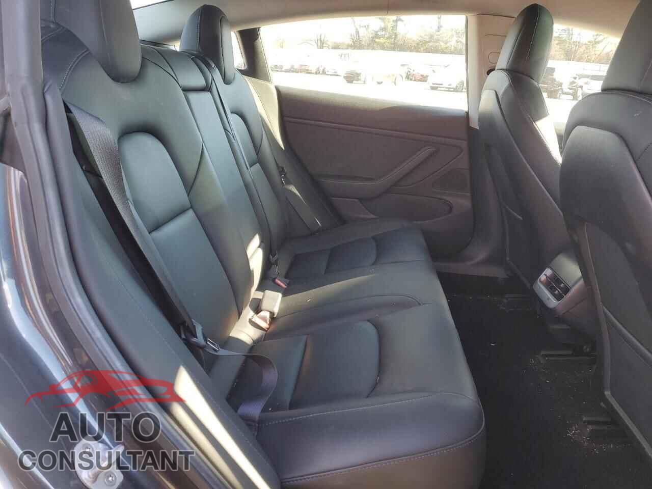 TESLA MODEL 3 2019 - 5YJ3E1EA7KF417142