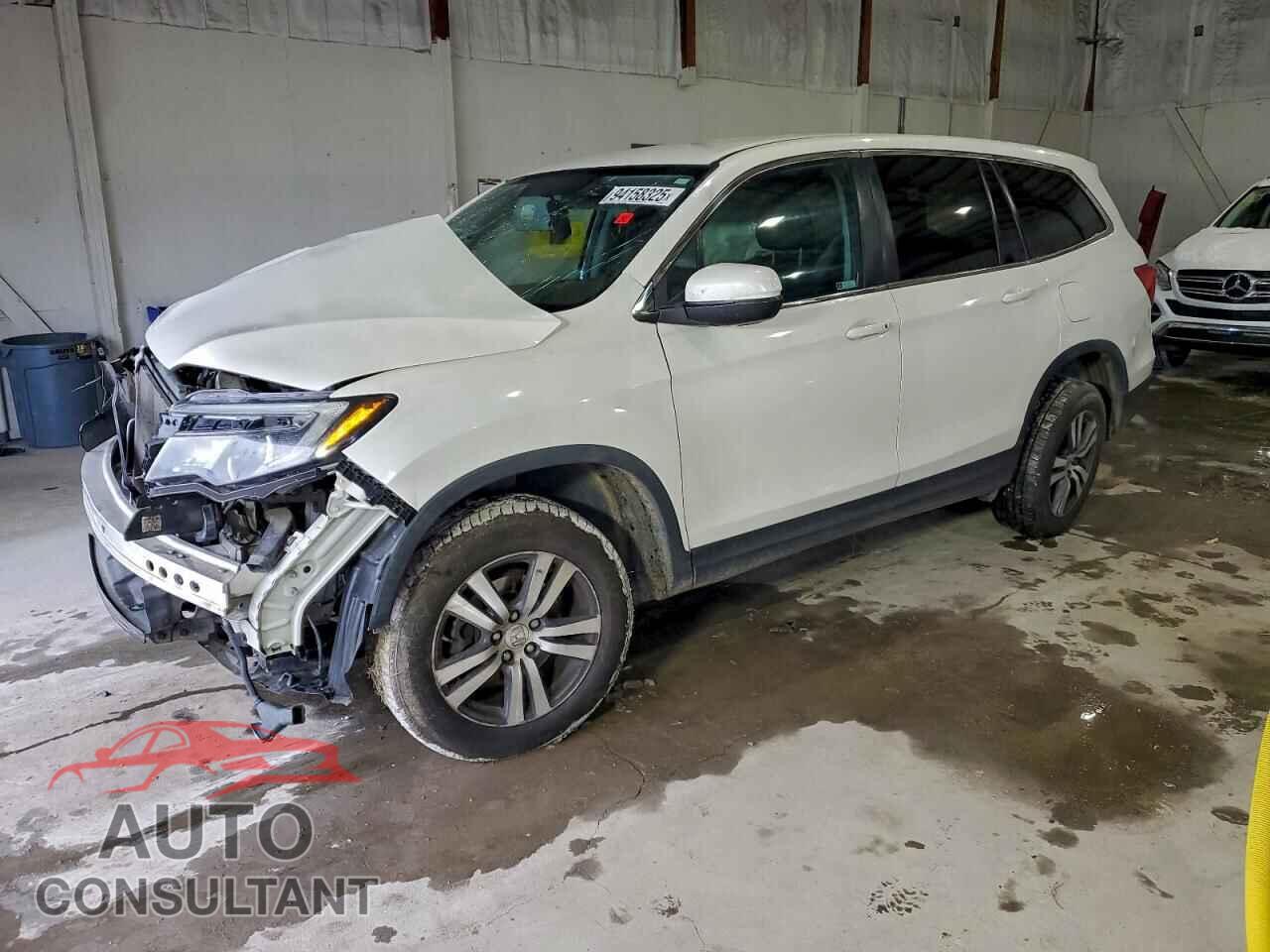 HONDA PILOT 2018 - 5FNYF6H33JB056147