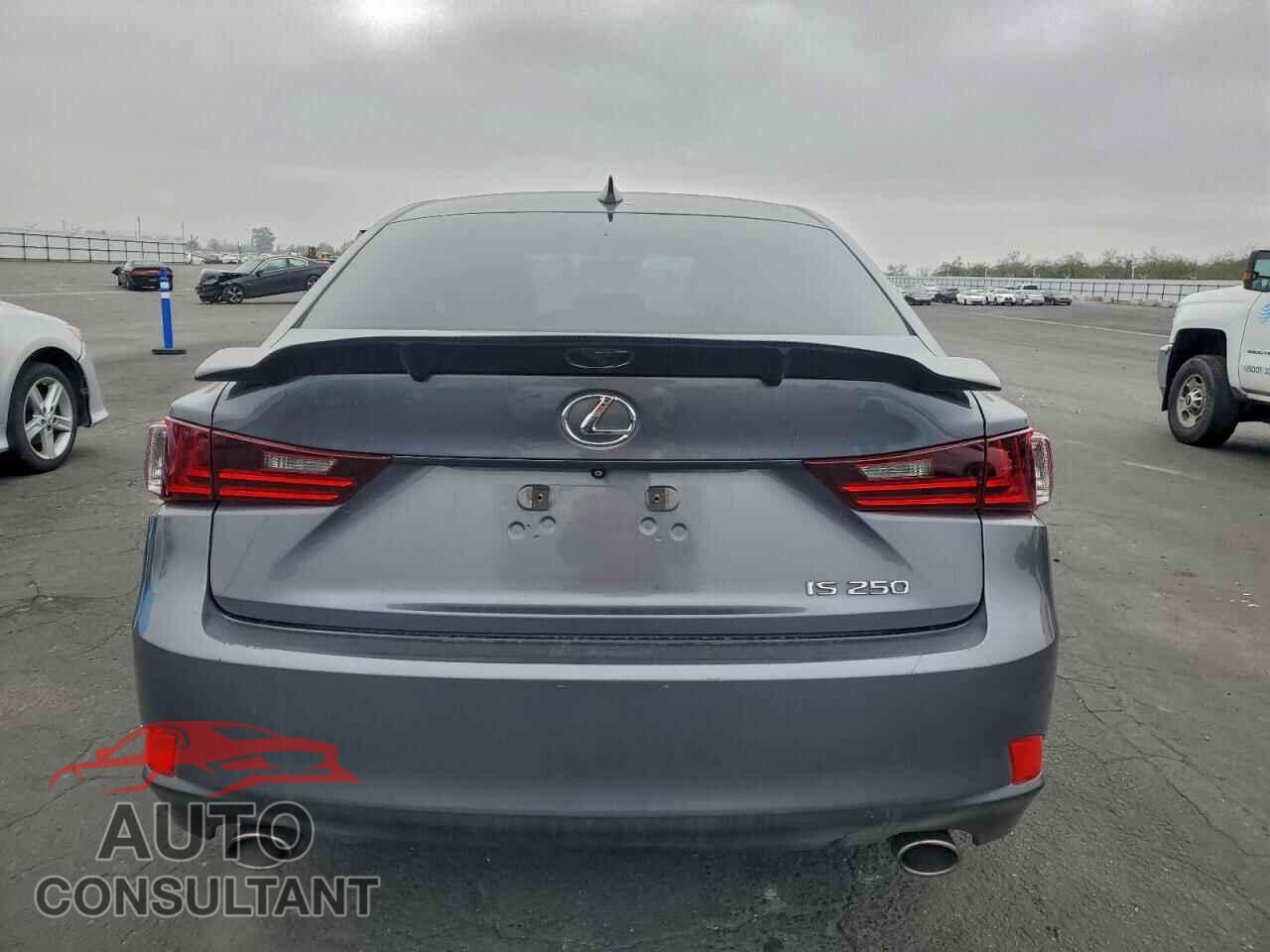 LEXUS IS 2015 - JTHBF1D20F5058628