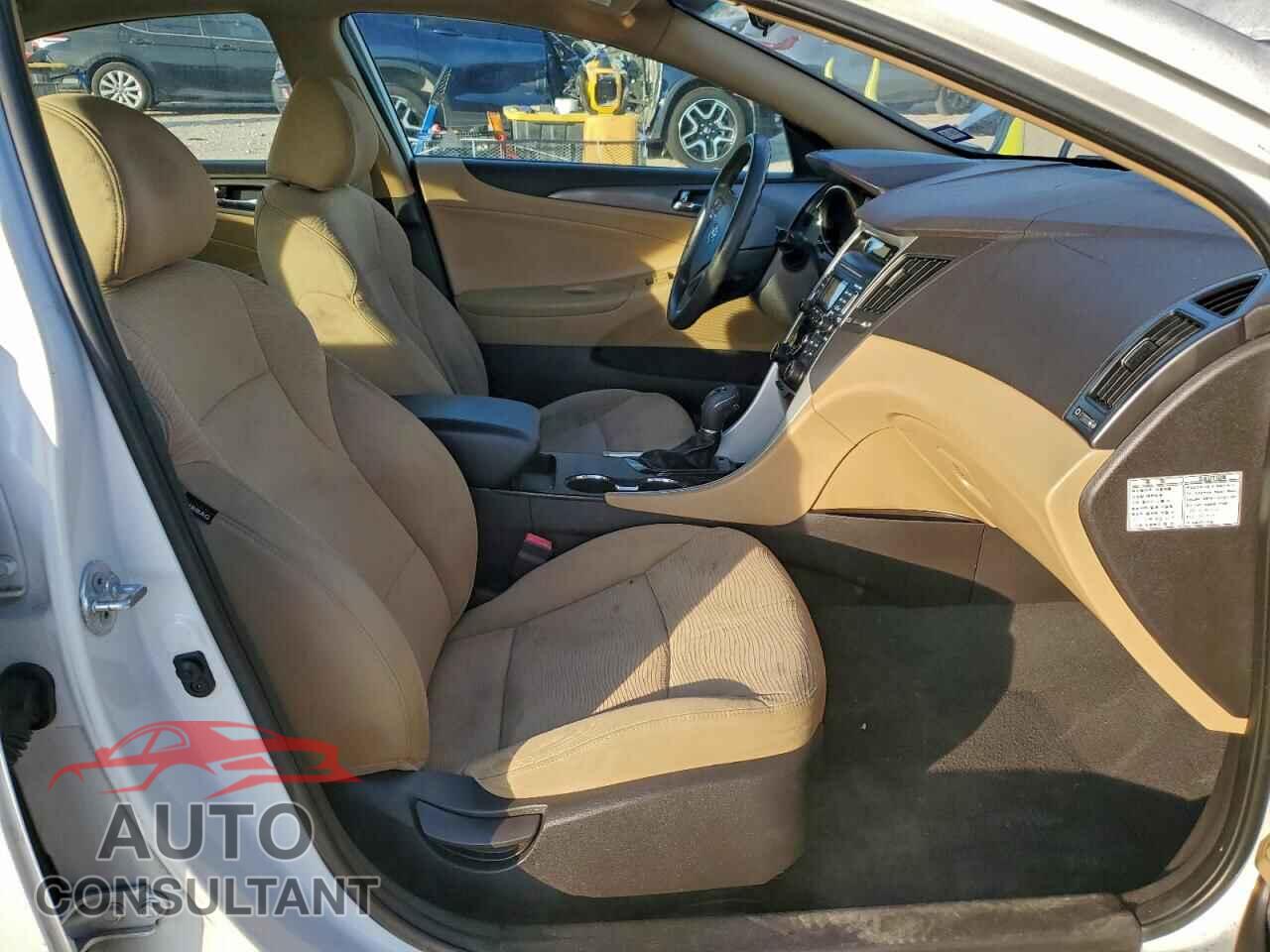 HYUNDAI SONATA 2011 - KMHEC4A47BA011270