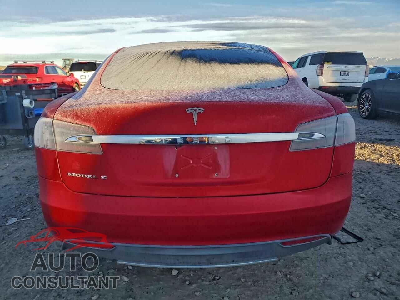 TESLA MODEL S 2014 - 5YJSA1S14EFP33100