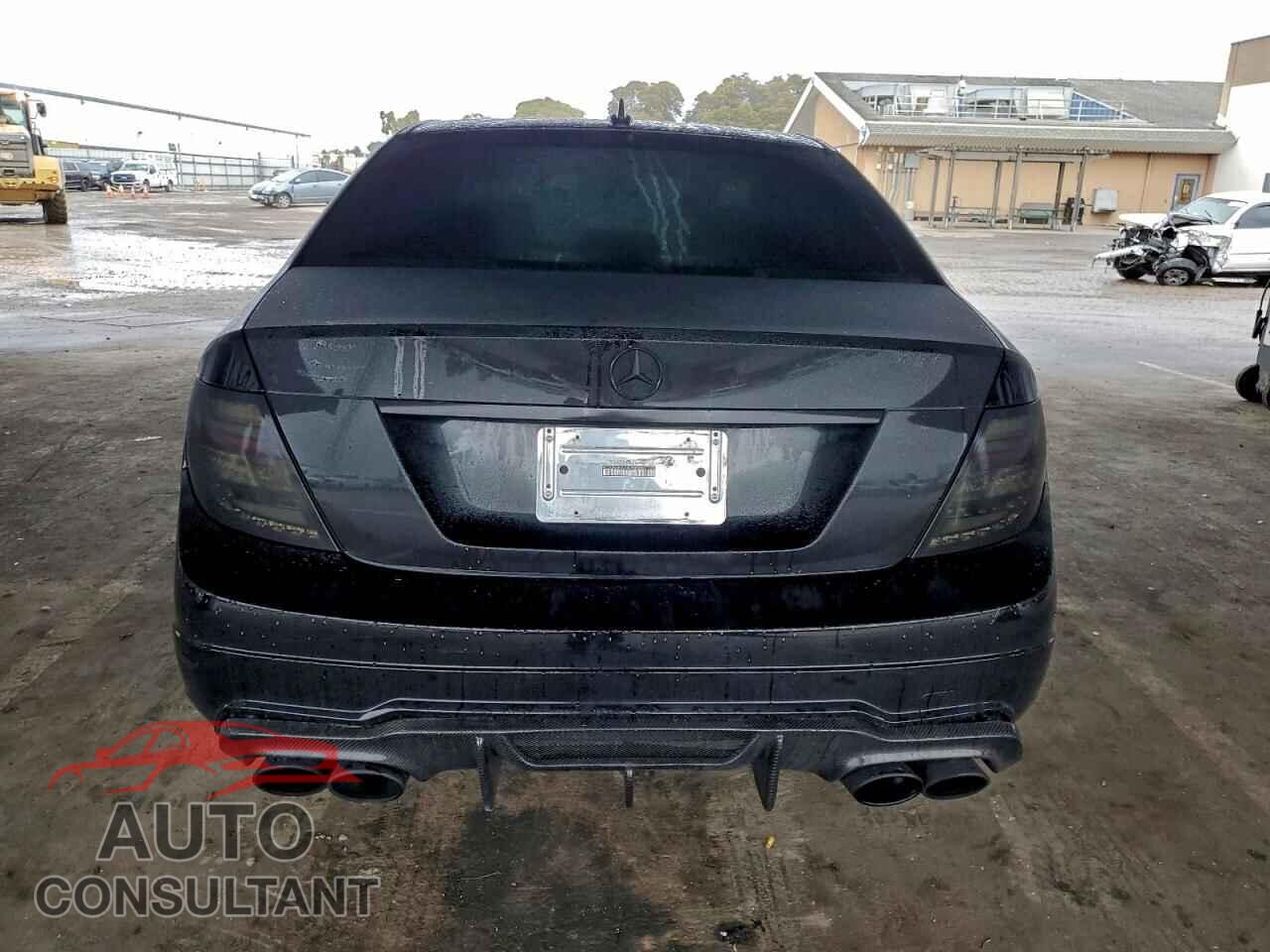 MERCEDES-BENZ C-CLASS 2012 - WDDGF4HB2CA643660