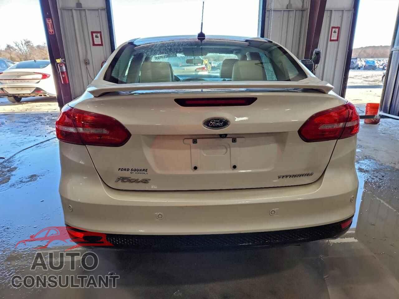 FORD FOCUS 2017 - 1FADP3J27HL268008