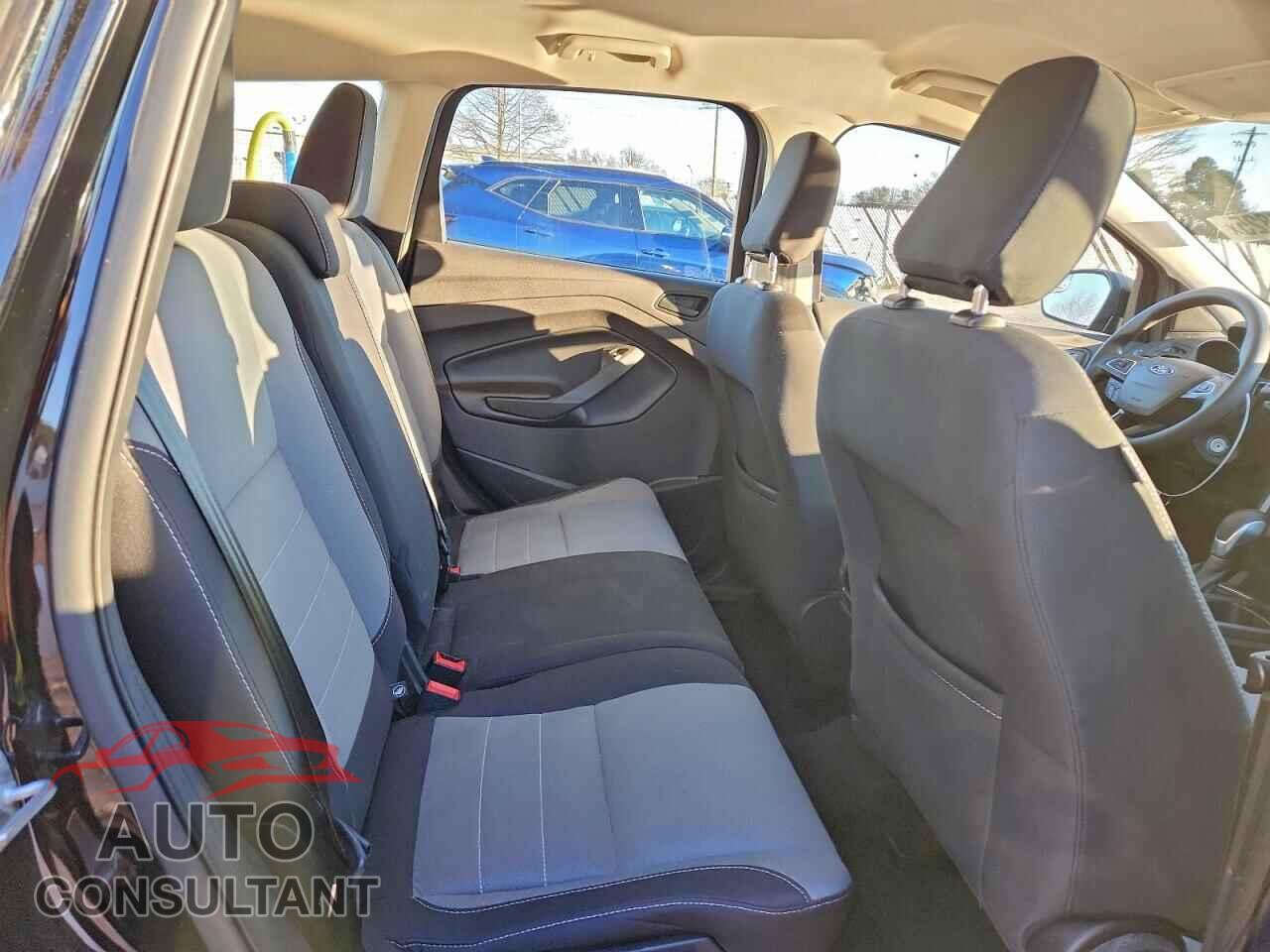 FORD ESCAPE 2018 - 1FMCU0F79JUC34505
