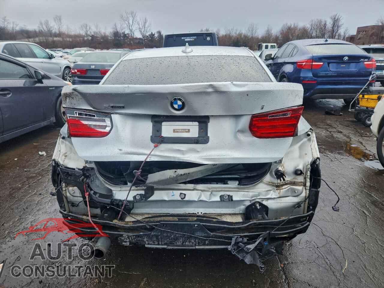 BMW 3 SERIES 2014 - WBA3C3C54EF985000