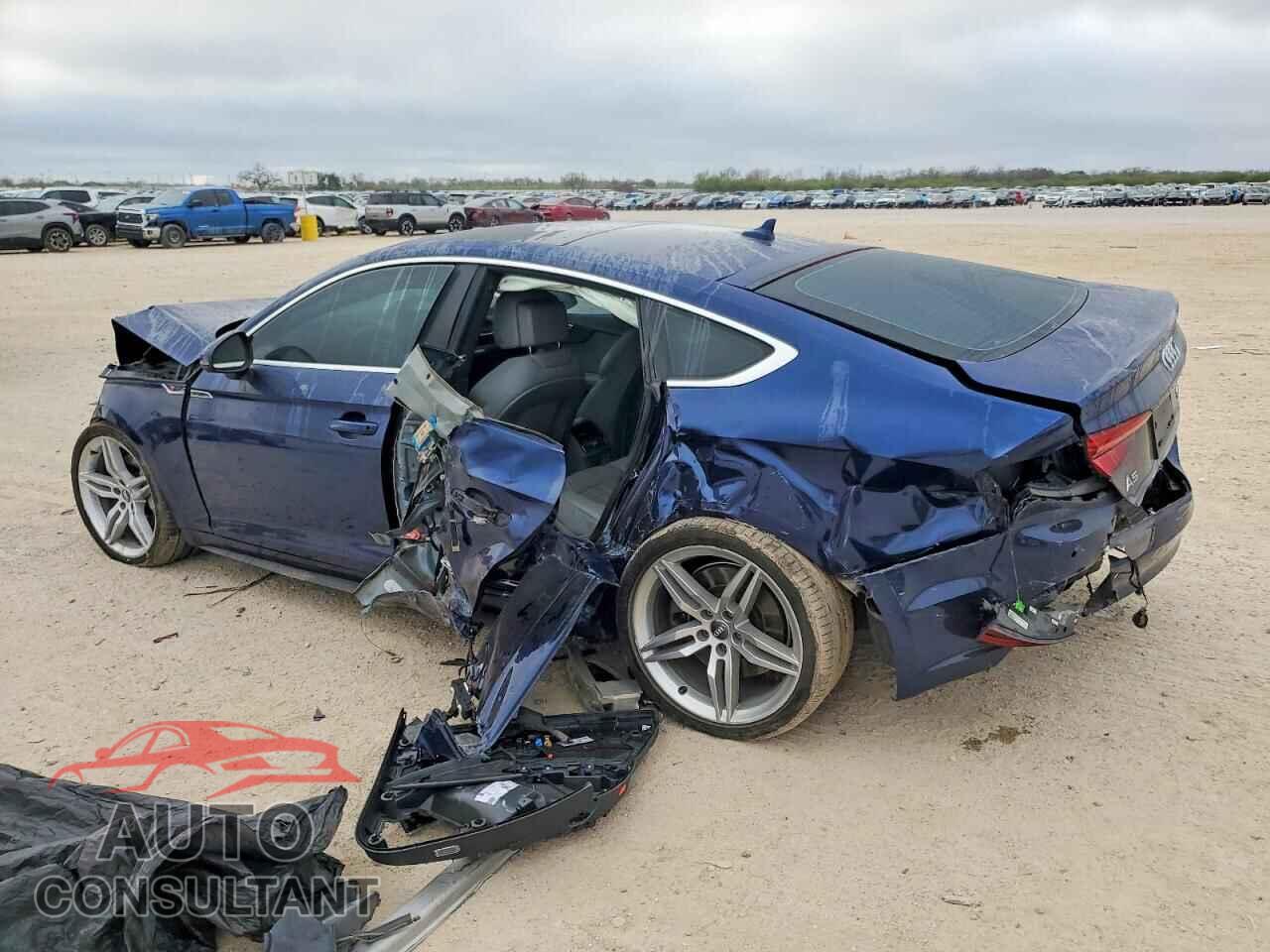 AUDI A5 2018 - WAUFNCF52JA041061