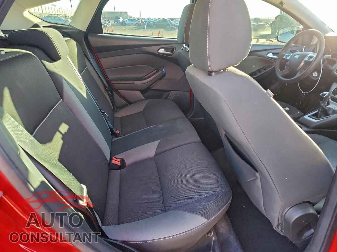 FORD FOCUS 2014 - 1FADP3K23EL169132