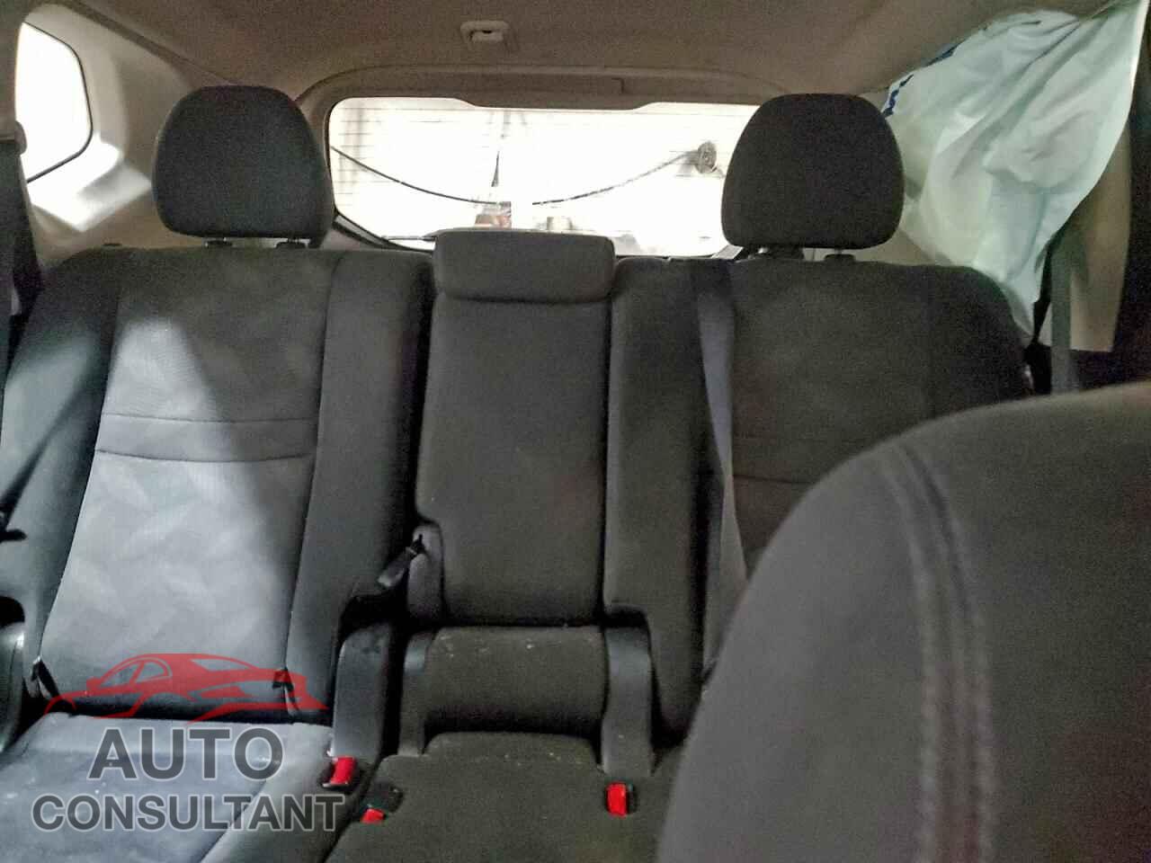 NISSAN ROGUE 2015 - KNMAT2MV6FP567388