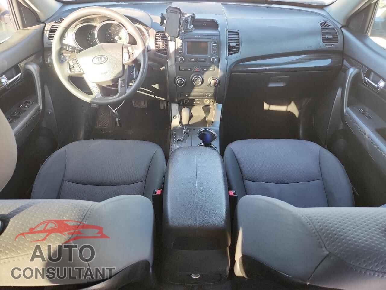 KIA SORENTO 2013 - 5XYKT4A65DG324698