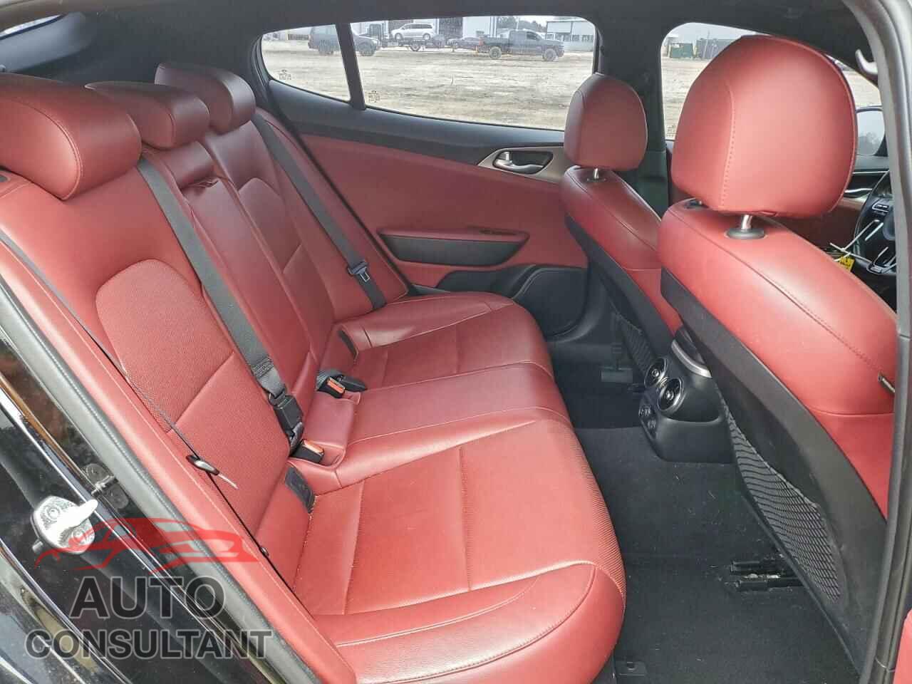 KIA STINGER 2019 - KNAE35LC7K6055414