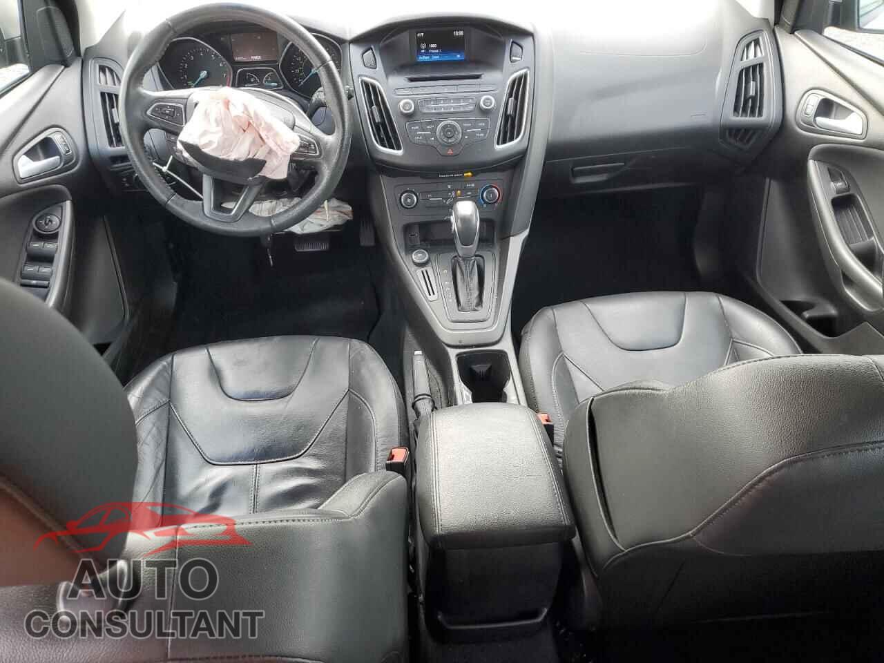 FORD FOCUS 2015 - 1FADP3K22FL272981