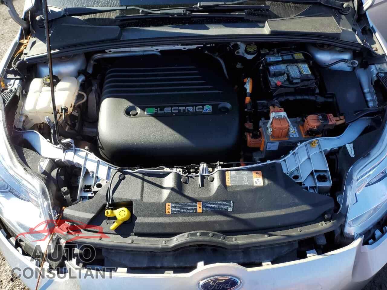 FORD FOCUS 2018 - 1FADP3R44JL296604