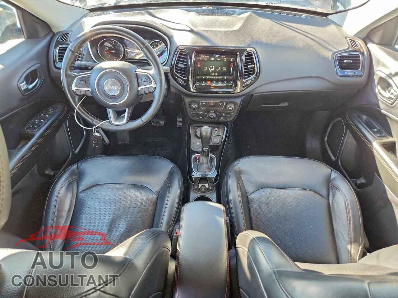 JEEP COMPASS 2018 - 3C4NJDCB9JT267004