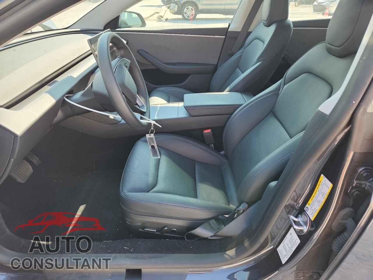 TESLA MODEL 3 2025 - 5YJ3E1EA3SF999952