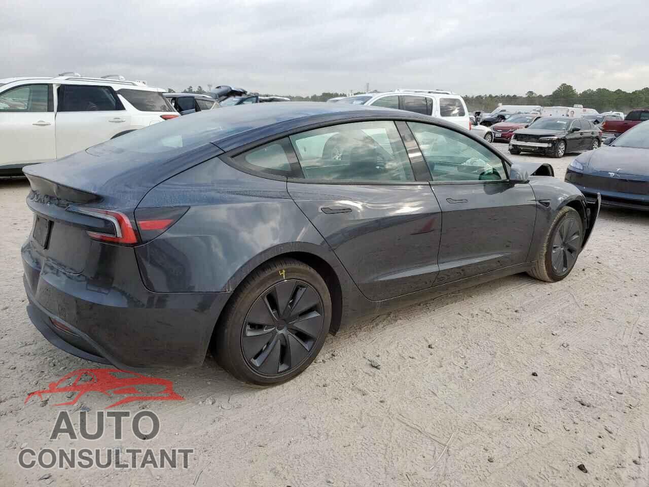 TESLA MODEL 3 2025 - 5YJ3E1EA9SF885437