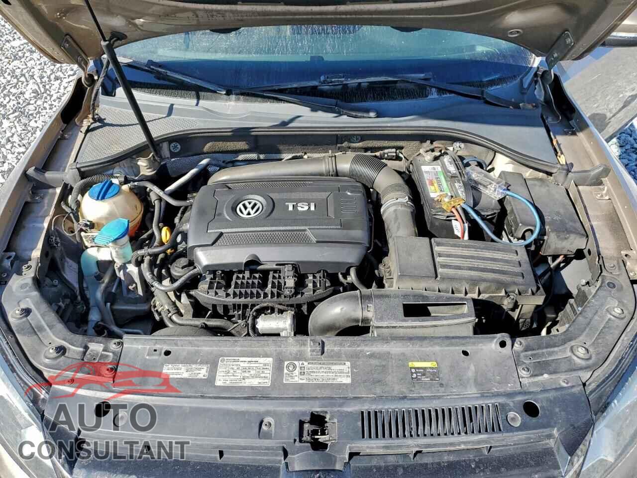 VOLKSWAGEN PASSAT 2015 - 1VWBS7A37FC015992