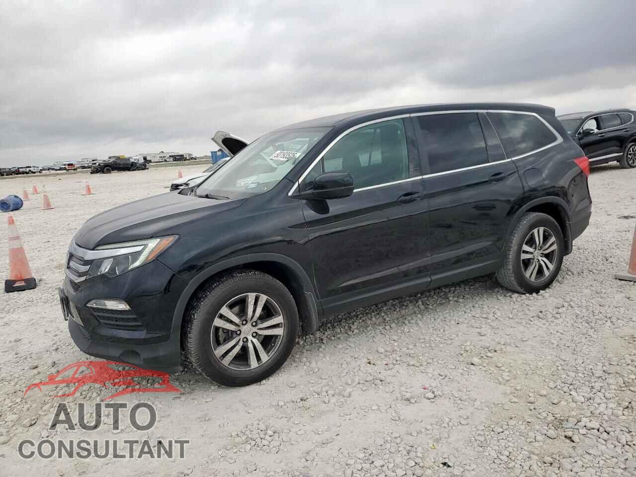 HONDA PILOT 2017 - 5FNYF5H56HB010768