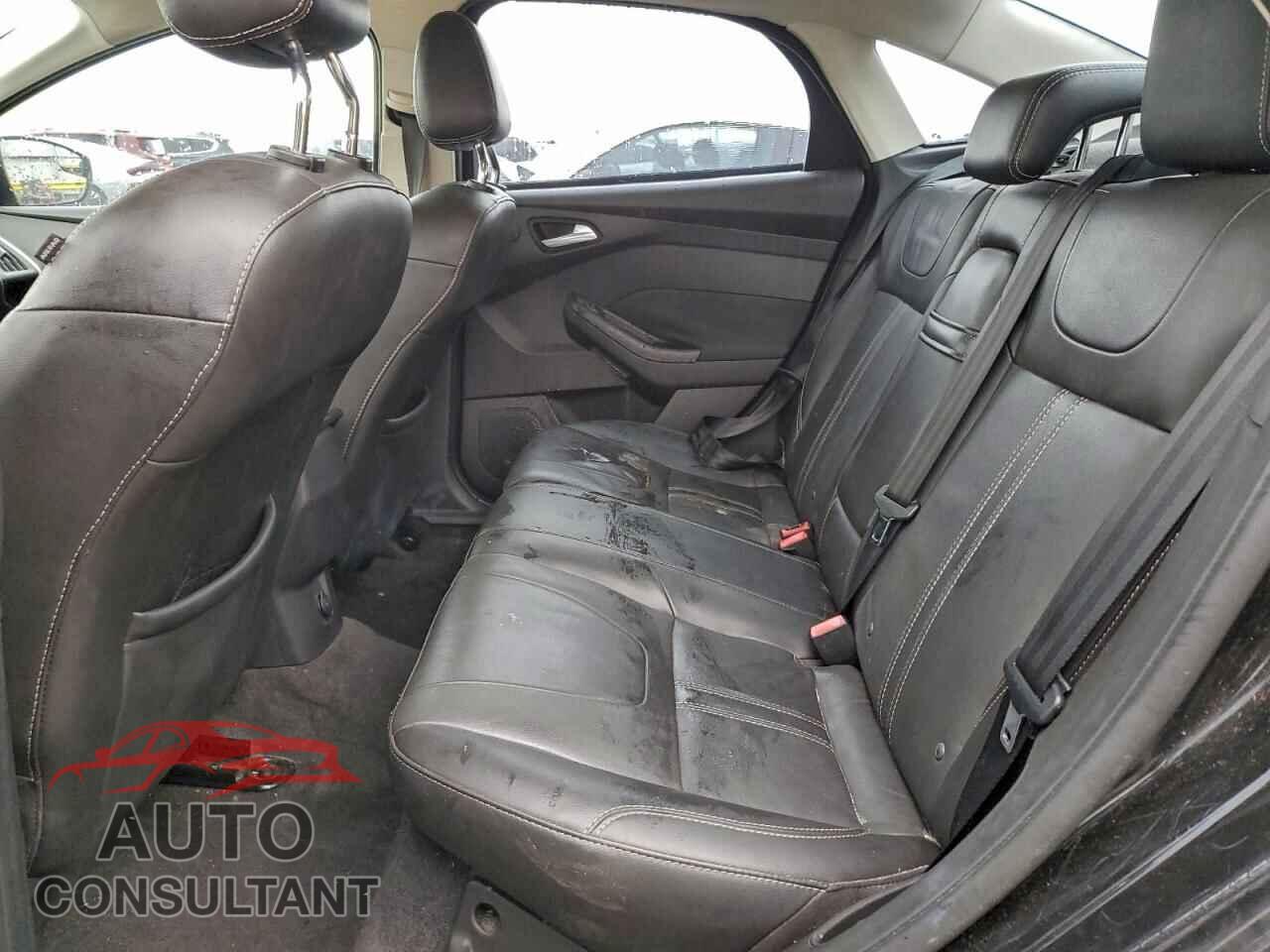 FORD FOCUS 2012 - 1FAHP3J26CL329570