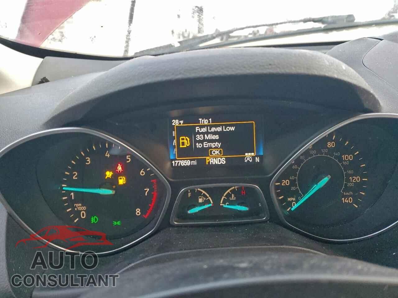 FORD ESCAPE 2017 - 1FMCU9G96HUD38173