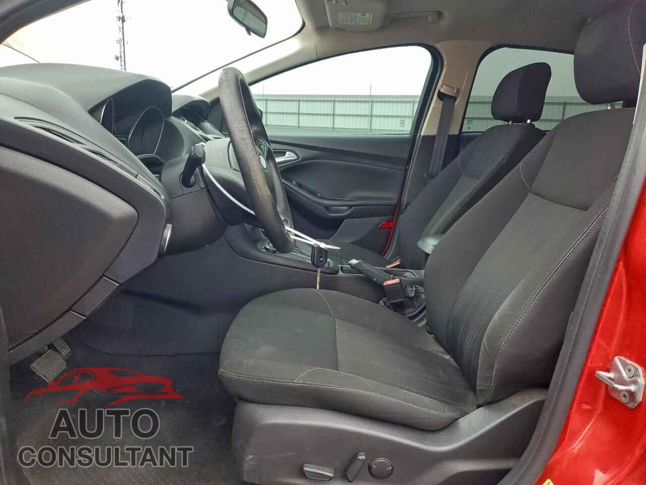 FORD FOCUS 2015 - 1FADP3K26FL351005
