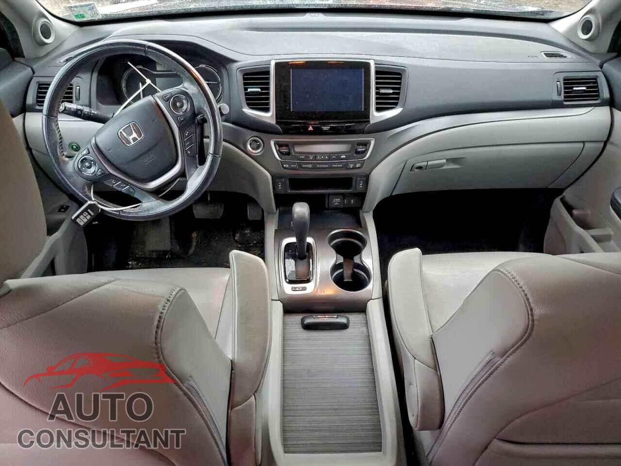 HONDA PILOT 2017 - 5FNYF6H66HB023762