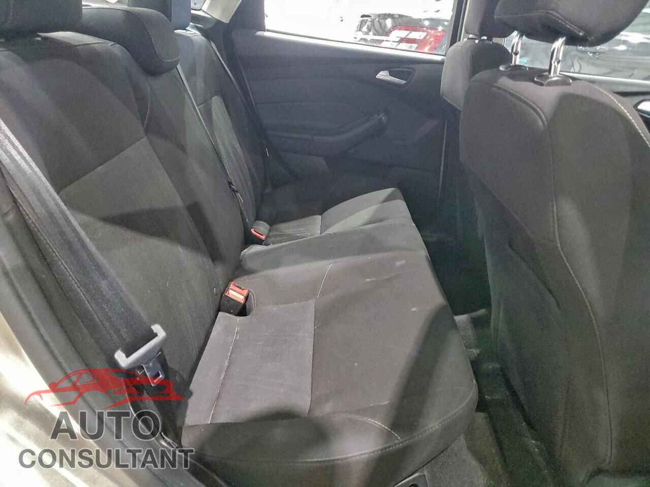 FORD FOCUS 2017 - 1FADP3F20HL304713