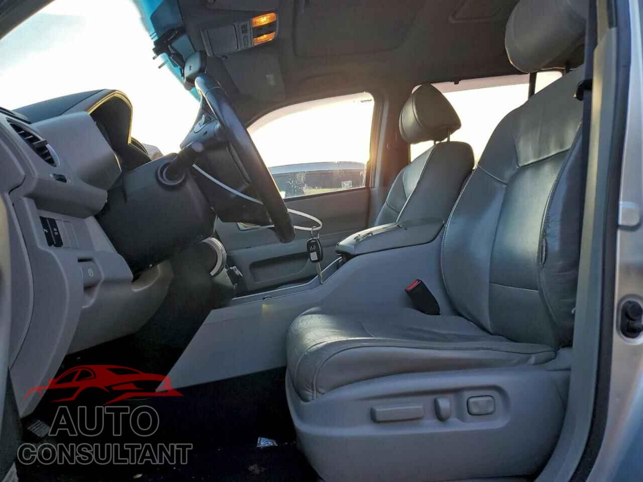 HONDA PILOT 2011 - 5FNYF4H99BB053182