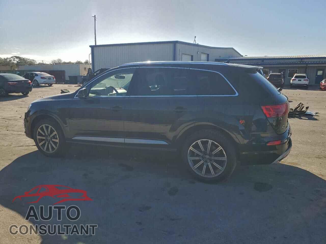 AUDI Q7 2018 - WA1VAAF78JD038948