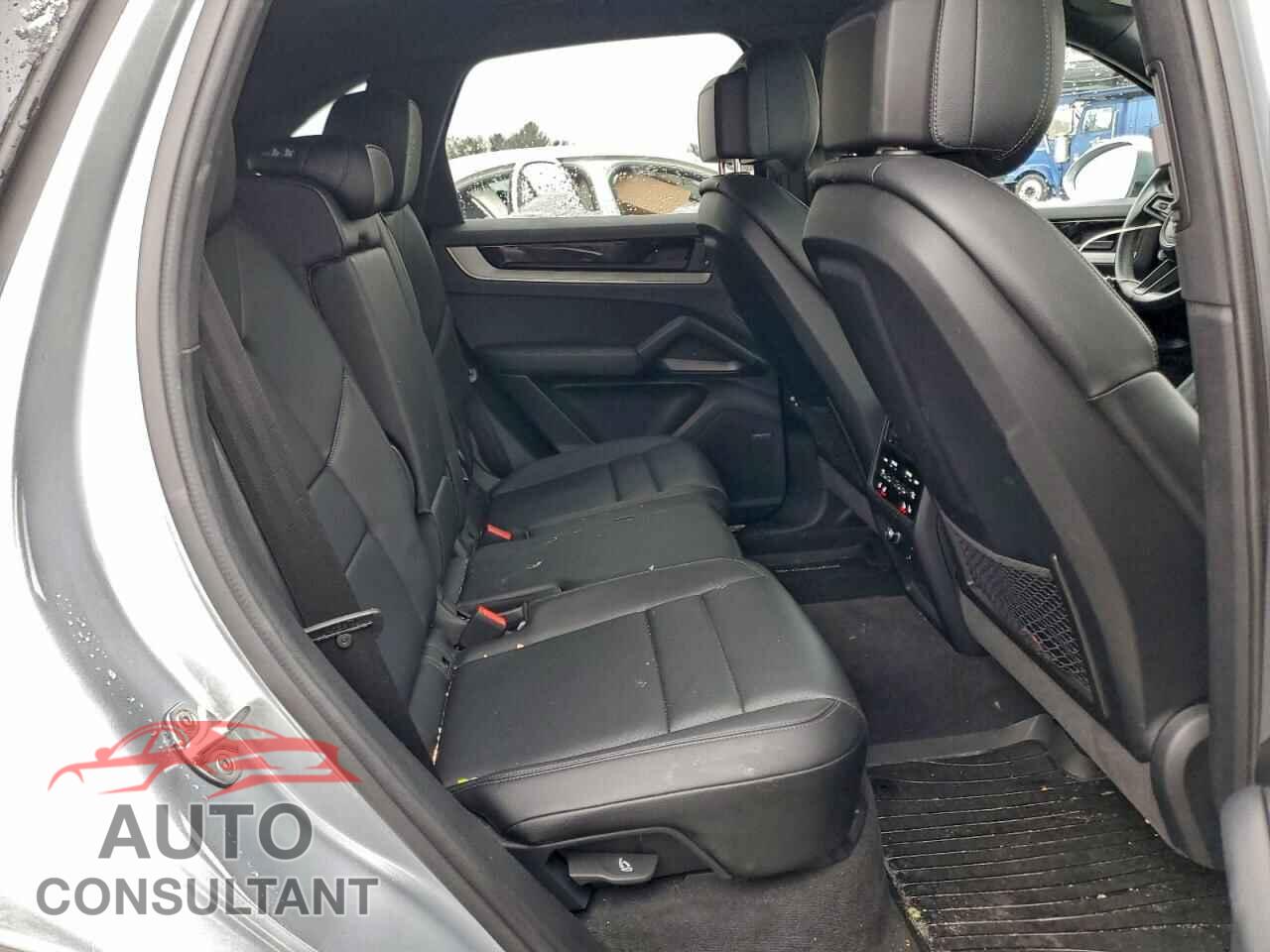 PORSCHE CAYENNE 2024 - WP1AA2AY0RDA09383