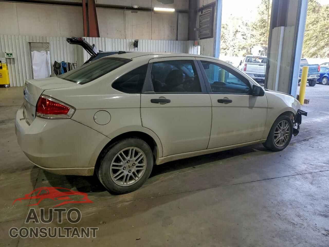 FORD FOCUS 2011 - 1FAHP3FN5BW196560