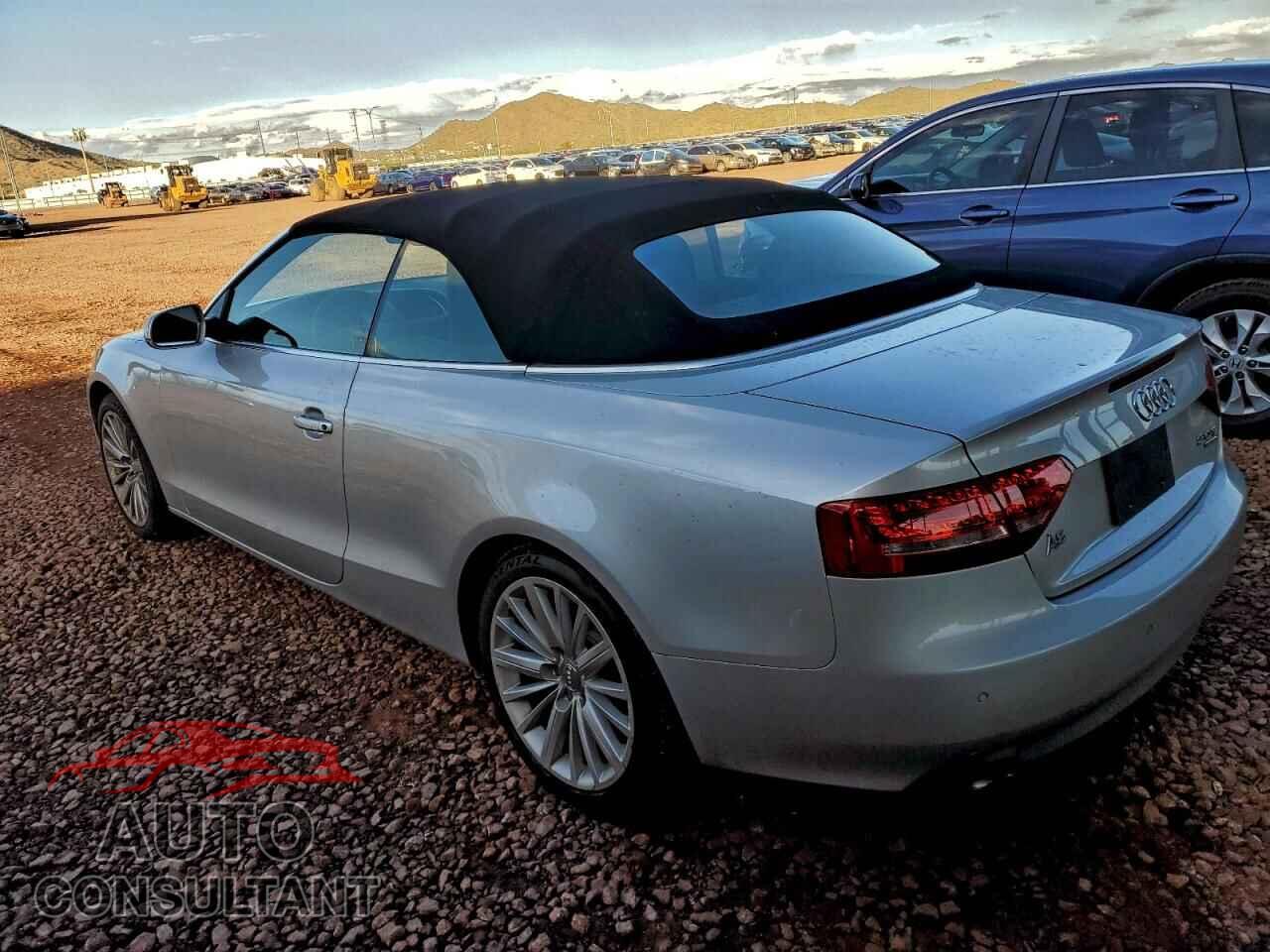 AUDI A5 2011 - WAULFAFH0BN015230