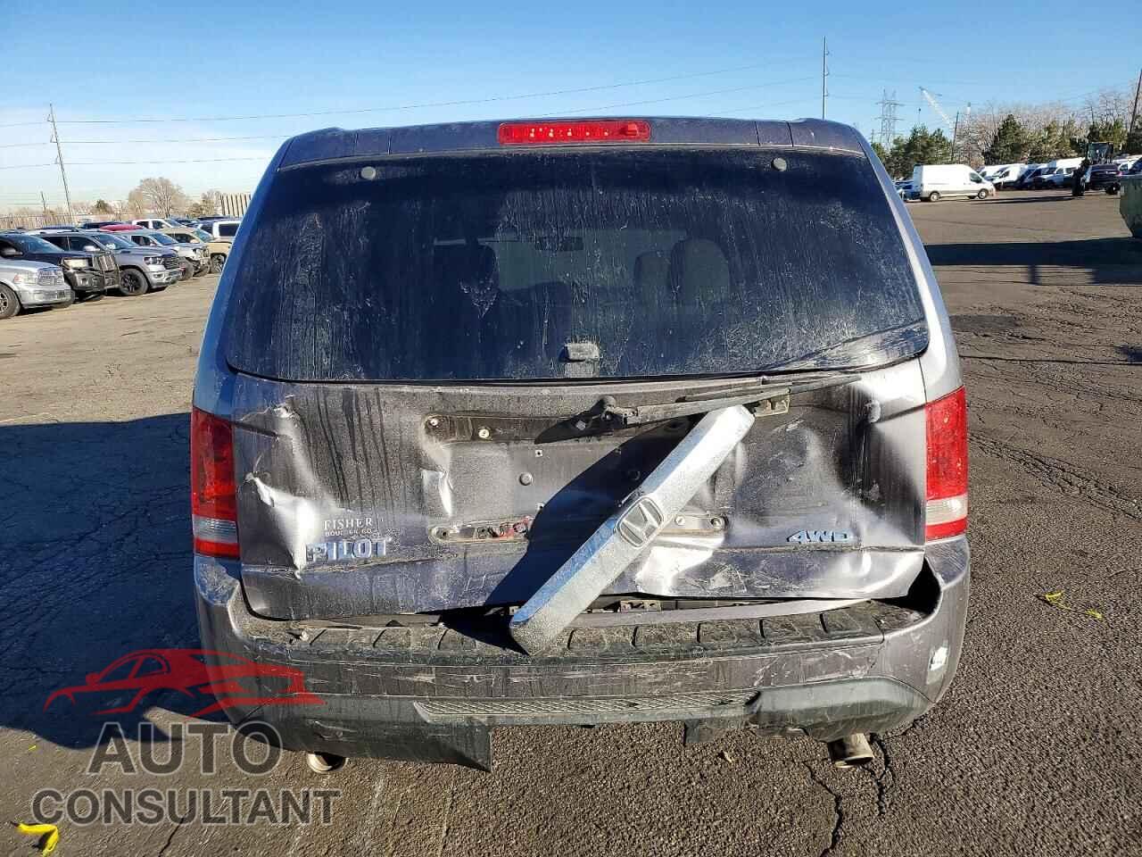 HONDA PILOT 2015 - 5FNYF4H56FB015458