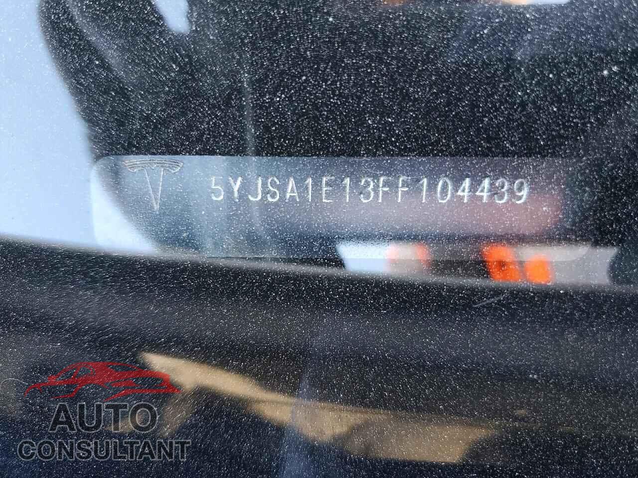 TESLA MODEL S 2015 - 5YJSA1E13FF104439