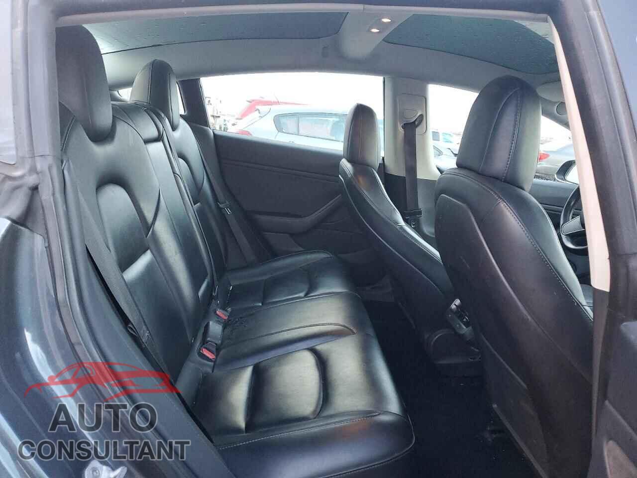 TESLA MODEL 3 2019 - 5YJ3E1EA3KF298327