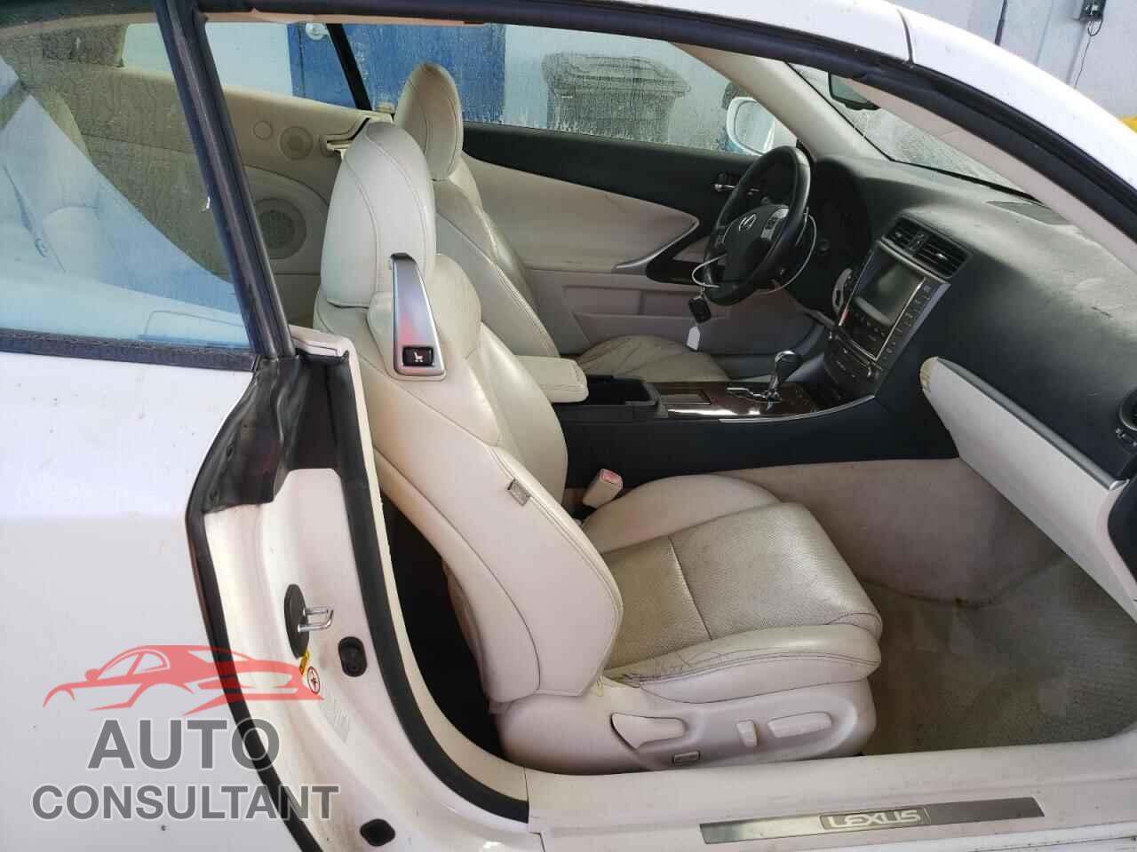 LEXUS IS 2015 - JTHFF2C26F2532964