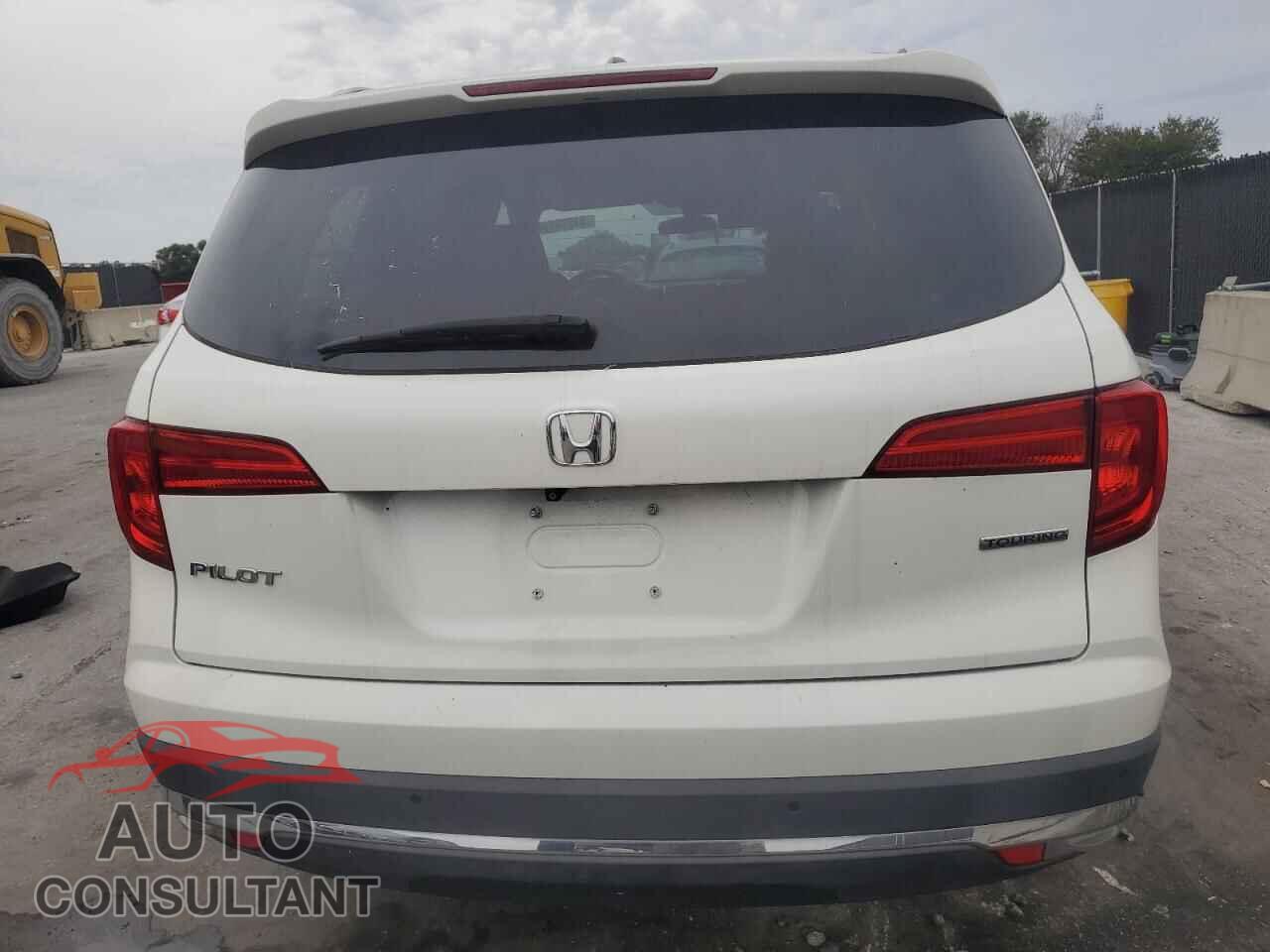 HONDA PILOT 2017 - 5FNYF5H97HB005422
