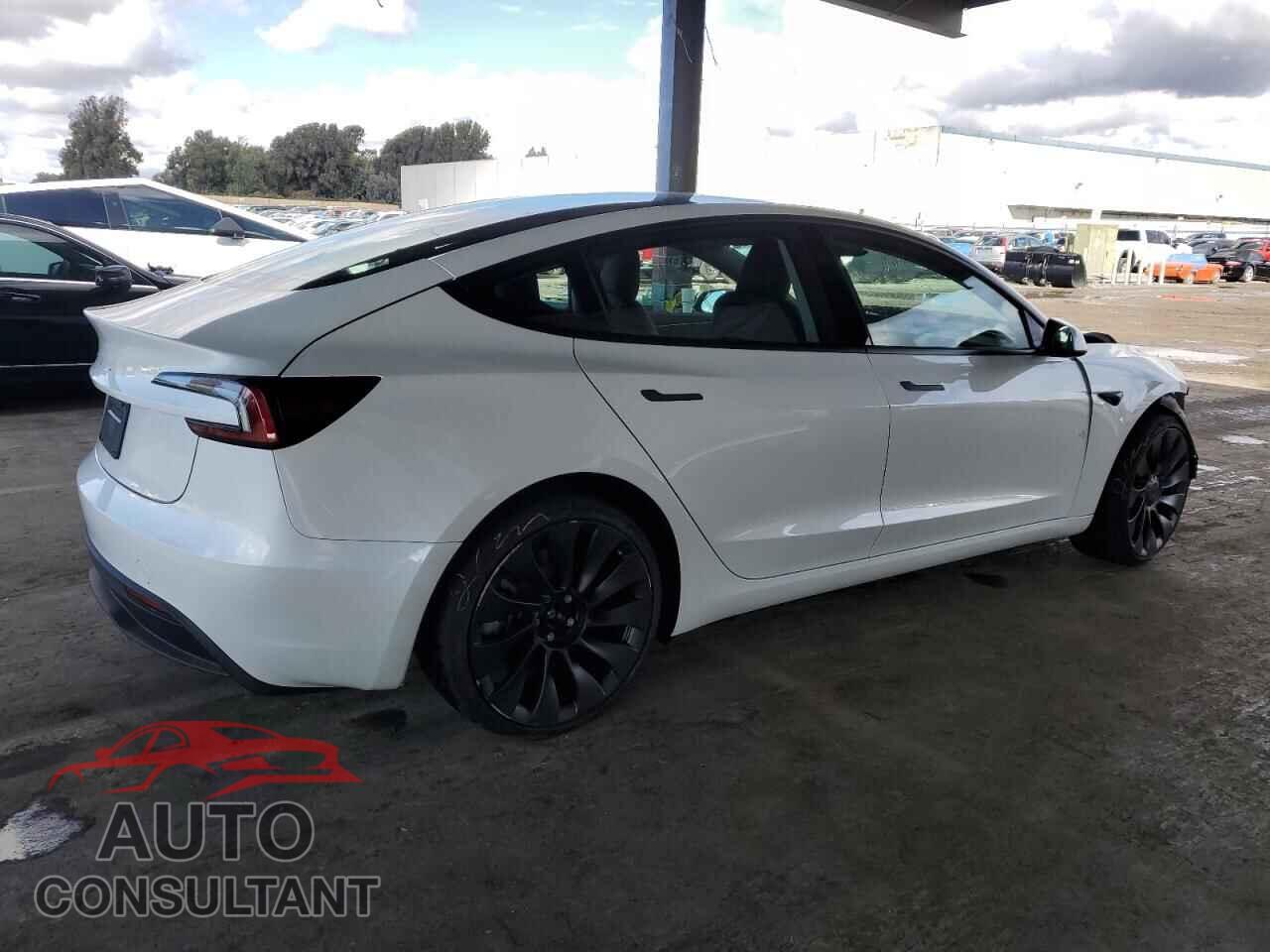 TESLA MODEL 3 2025 - 5YJ3E1EA5SF046840