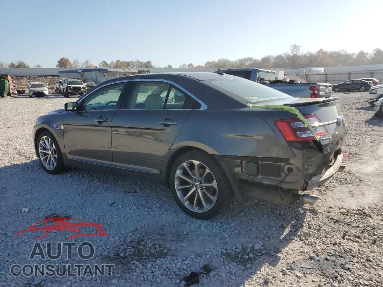 FORD TAURUS 2018 - 1FAHP2F83JG142039