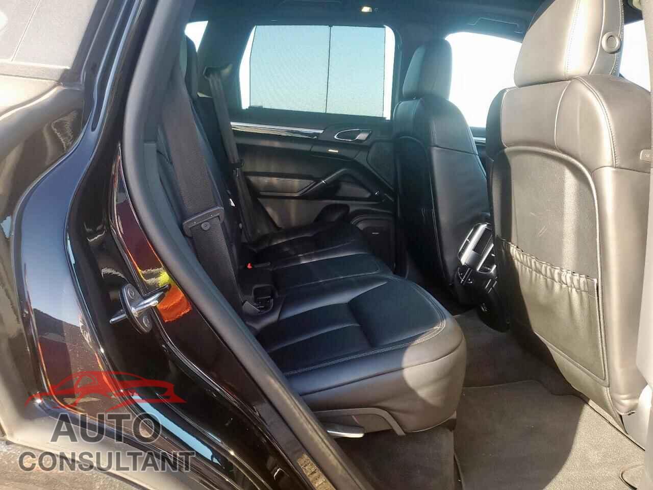 PORSCHE CAYENNE 2017 - WP1AE2A21HLA73954