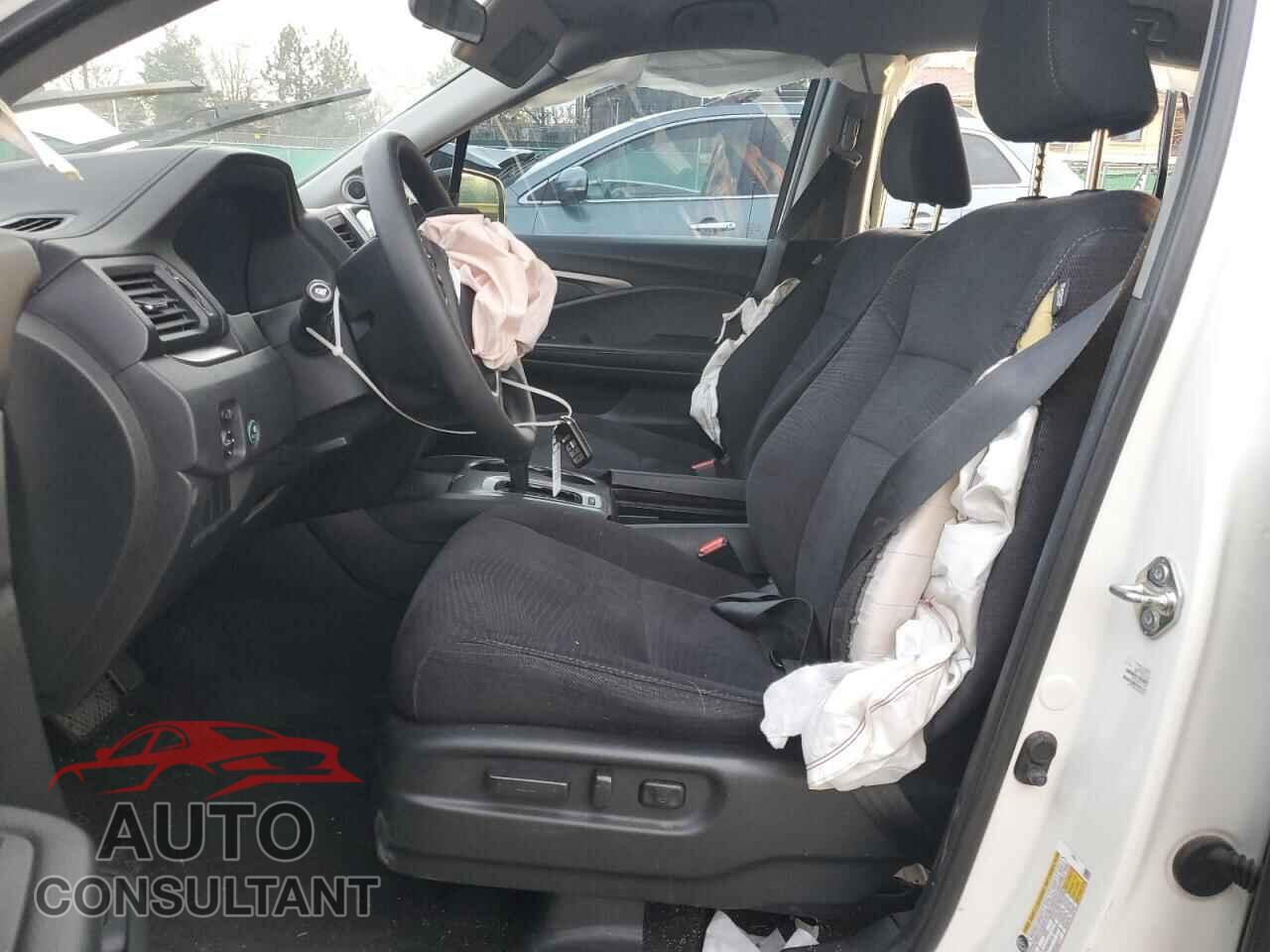 HONDA PILOT 2018 - 5FNYF6H38JB018736