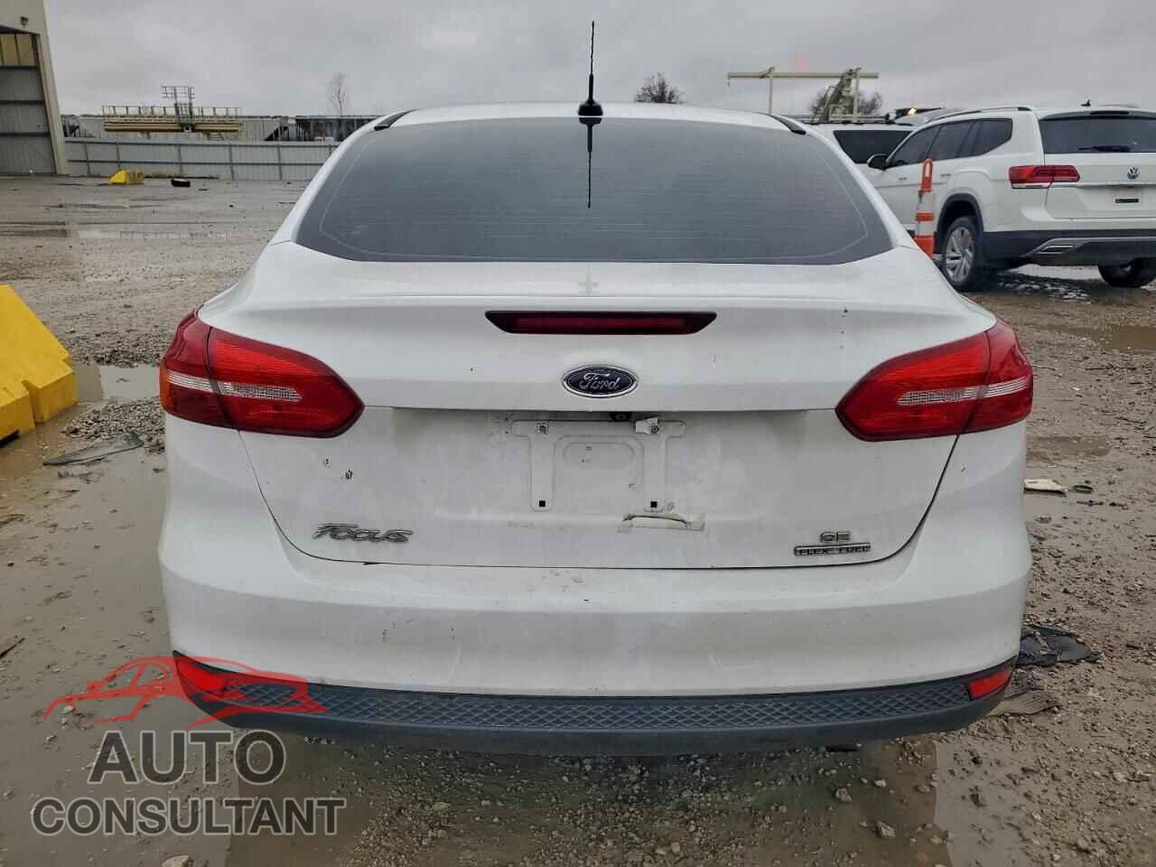 FORD FOCUS 2015 - 1FADP3F26FL263436