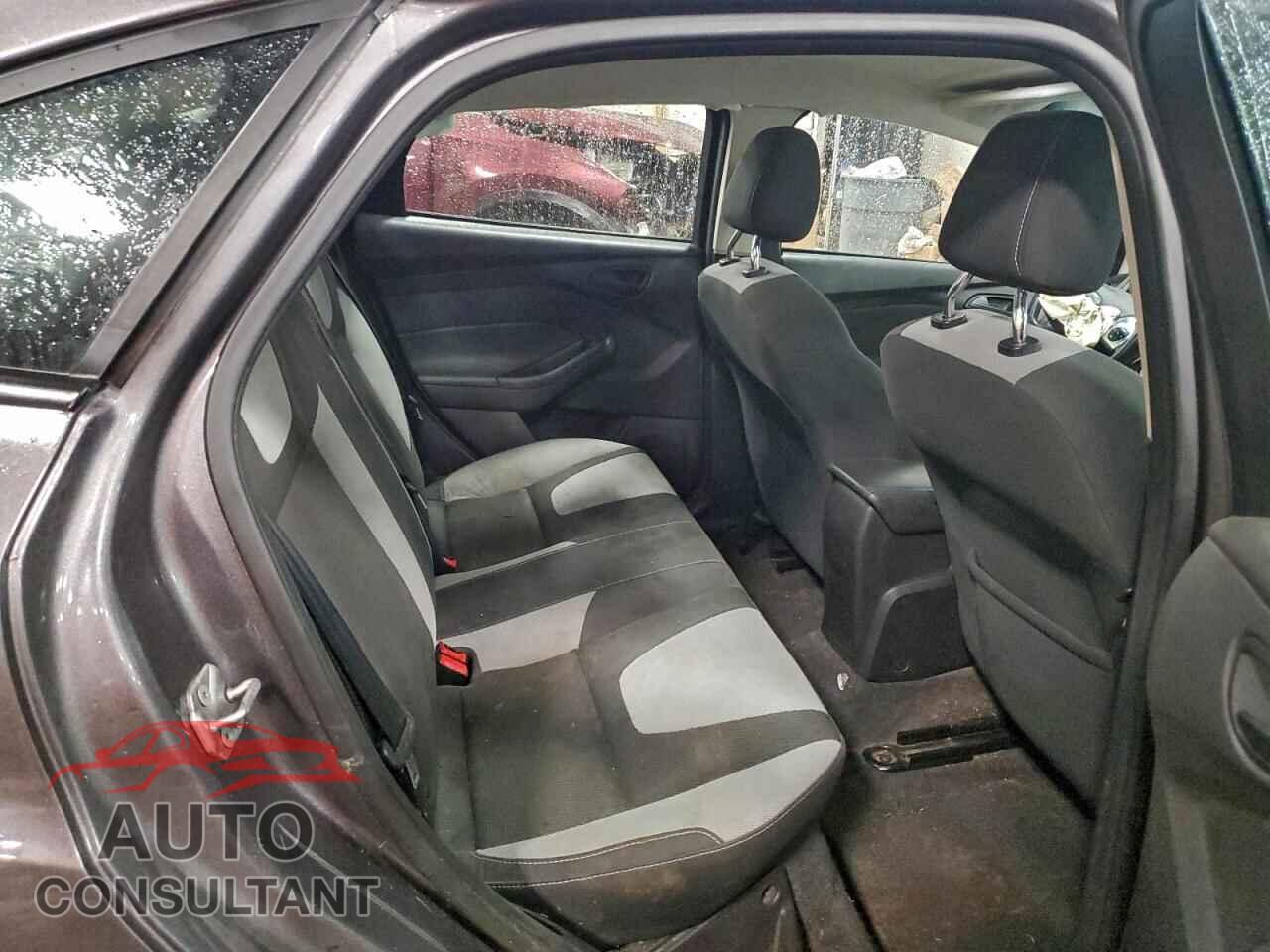 FORD FOCUS 2012 - 1FAHP3F22CL215137