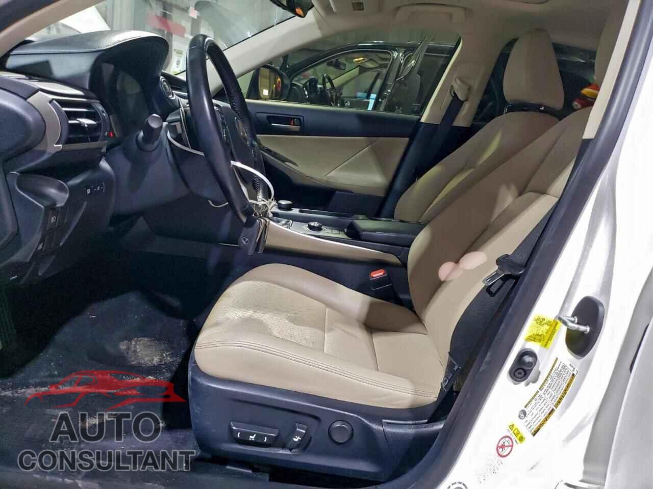 LEXUS IS 2017 - JTHCM1D20H5025237